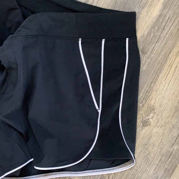Athleta shorts - Picture 3 of 5